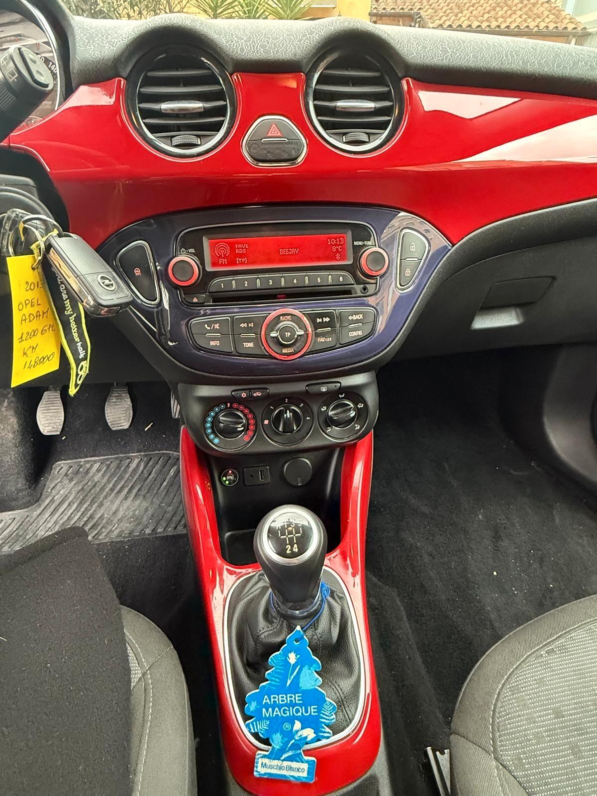 Opel Adam 1.2 70 CV White/Black Link