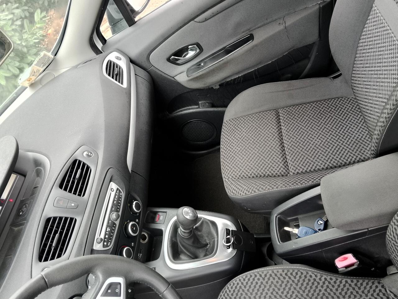 Renault Scenic X-Mod 1.6 cc benzina pari al nuovo unico proprietario full optional