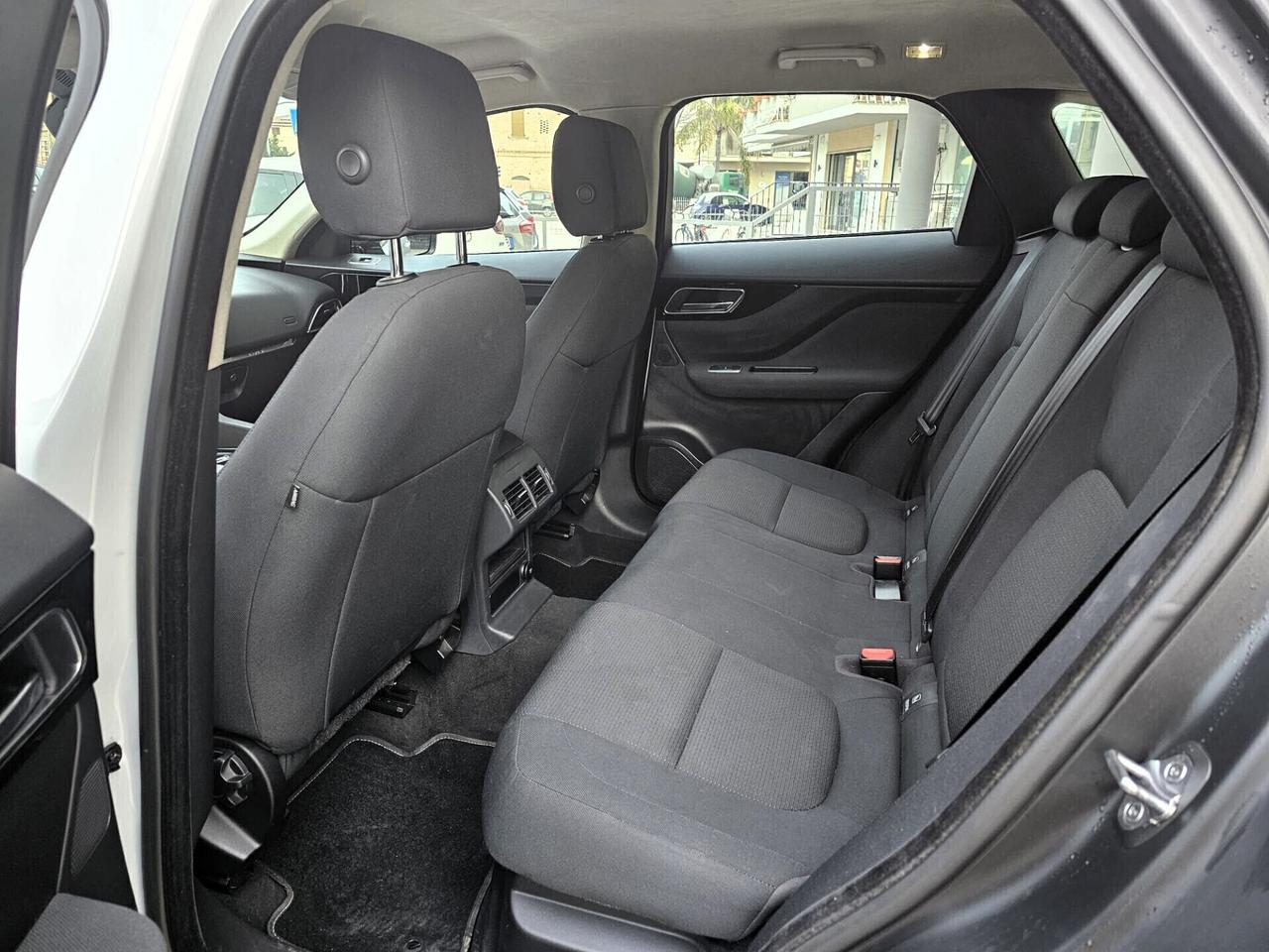 Jaguar F-Pace 2.0 D 180 CV AWD aut. Pure