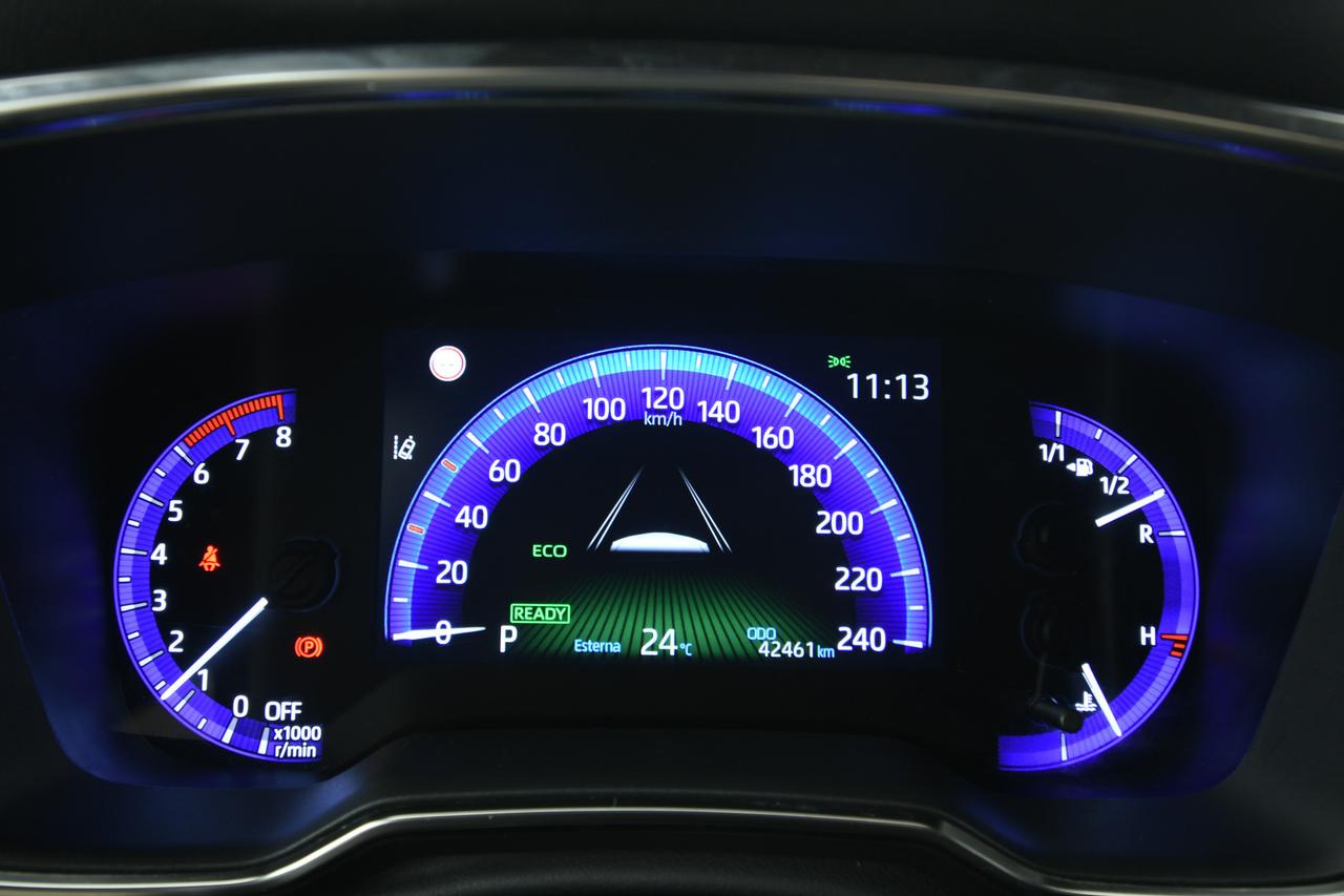 TOYOTA Corolla 2.0h Style cvt CAMERA+ACC+LED+C17"