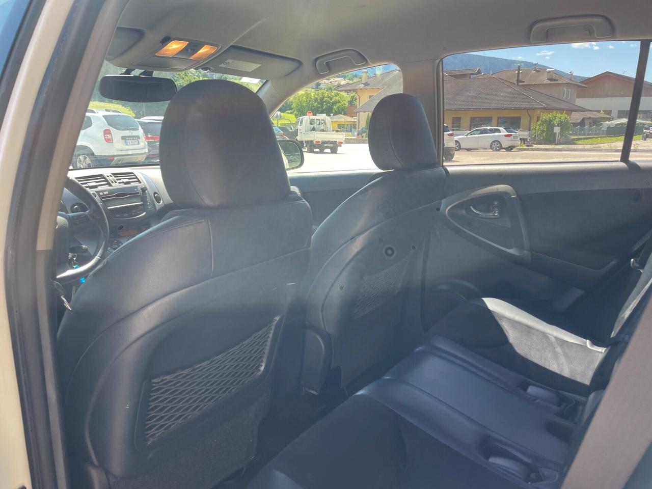 Toyota RAV 4 4x4 Crossover 2.2 D-4D 150 CV Lounge