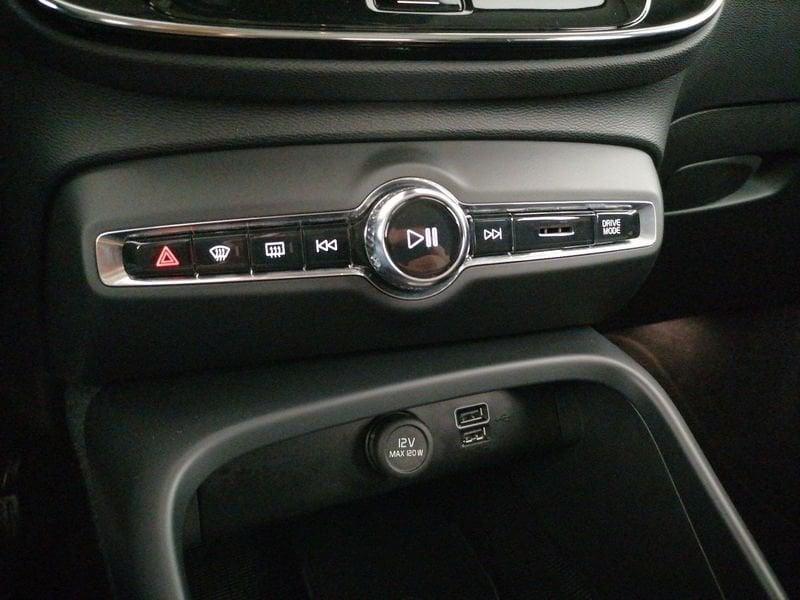 Volvo XC40 1.5 t3 Momentum Pro 163cv auto my21