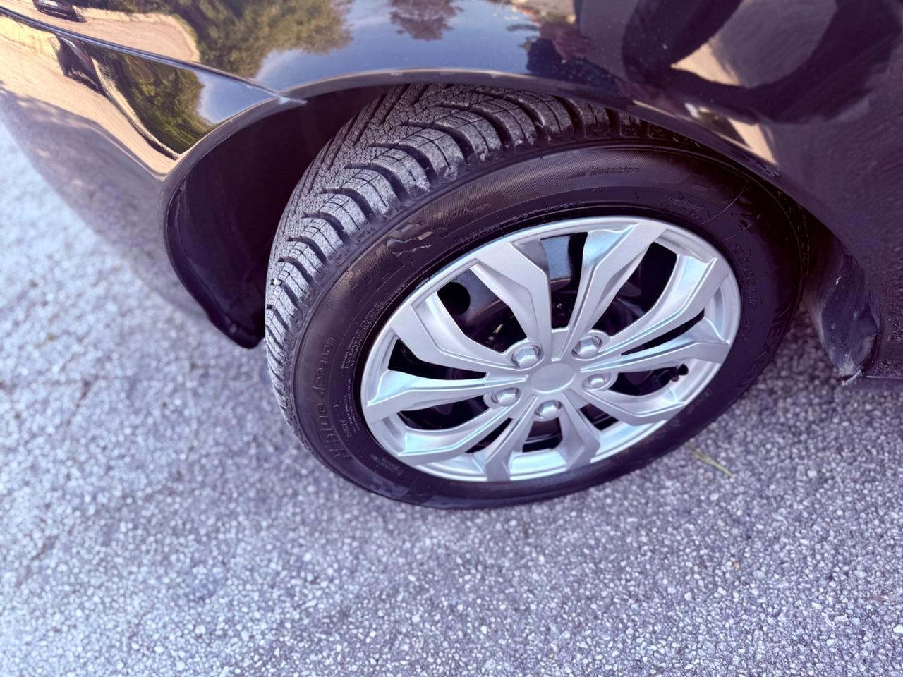 Lancia Ypsilon restayling 1.2 benzina Unicaproprietà