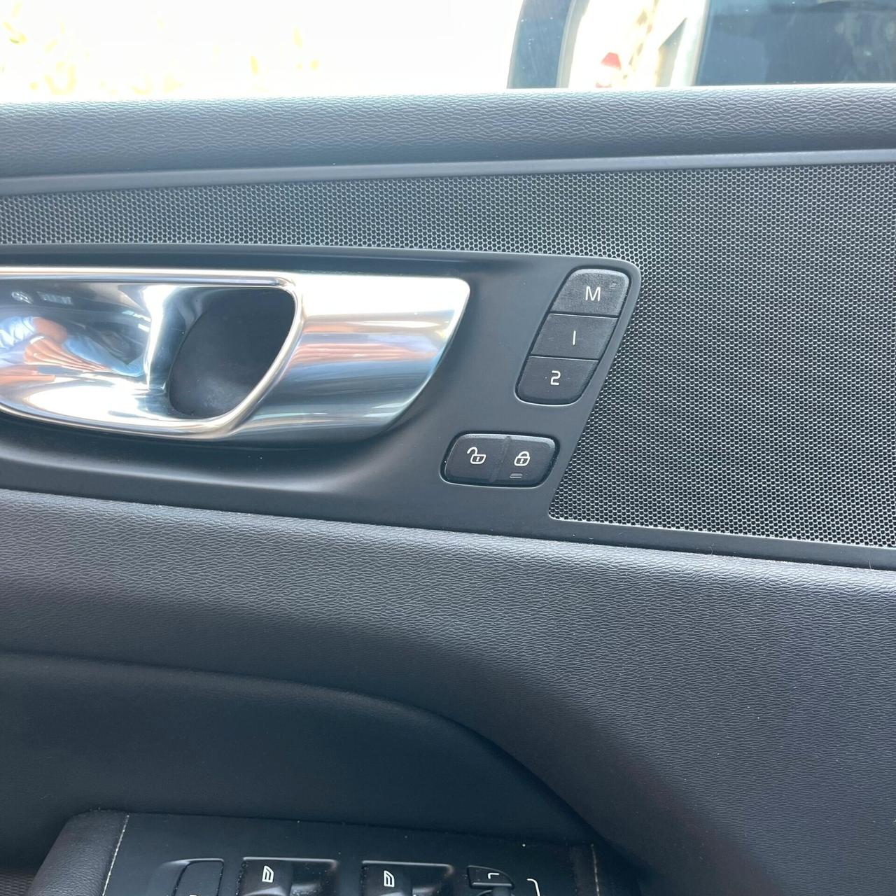 Volvo XC60 B4 AWD Plus Dark N1 Autocarro