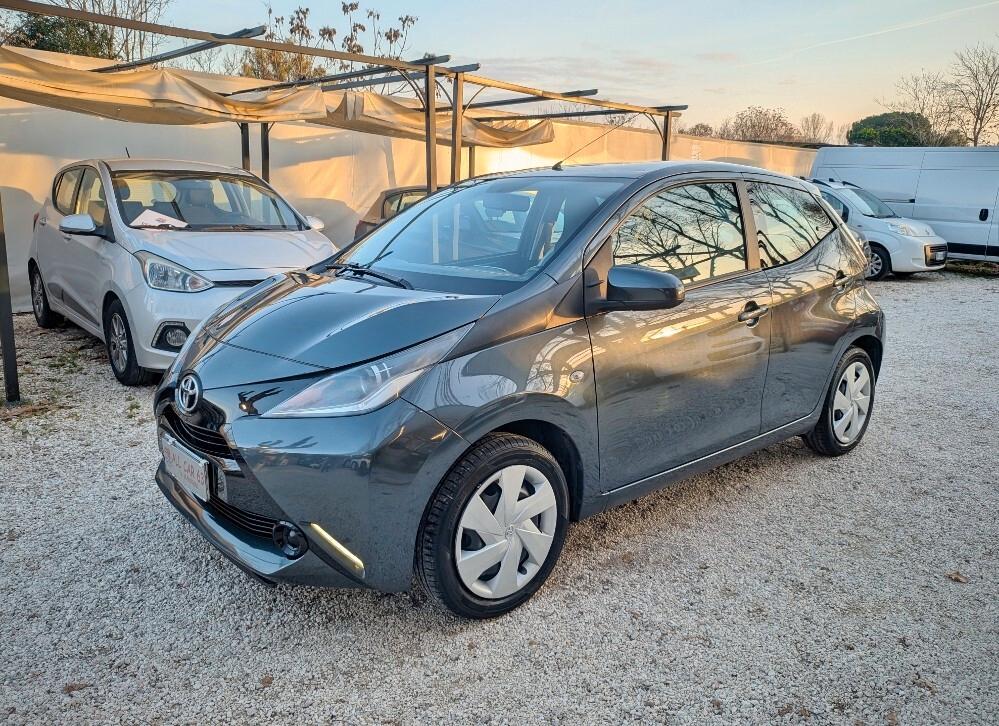 Toyota Aygo 1.0 5P X-PLAY EURO 6 OK NEOPATENTATI