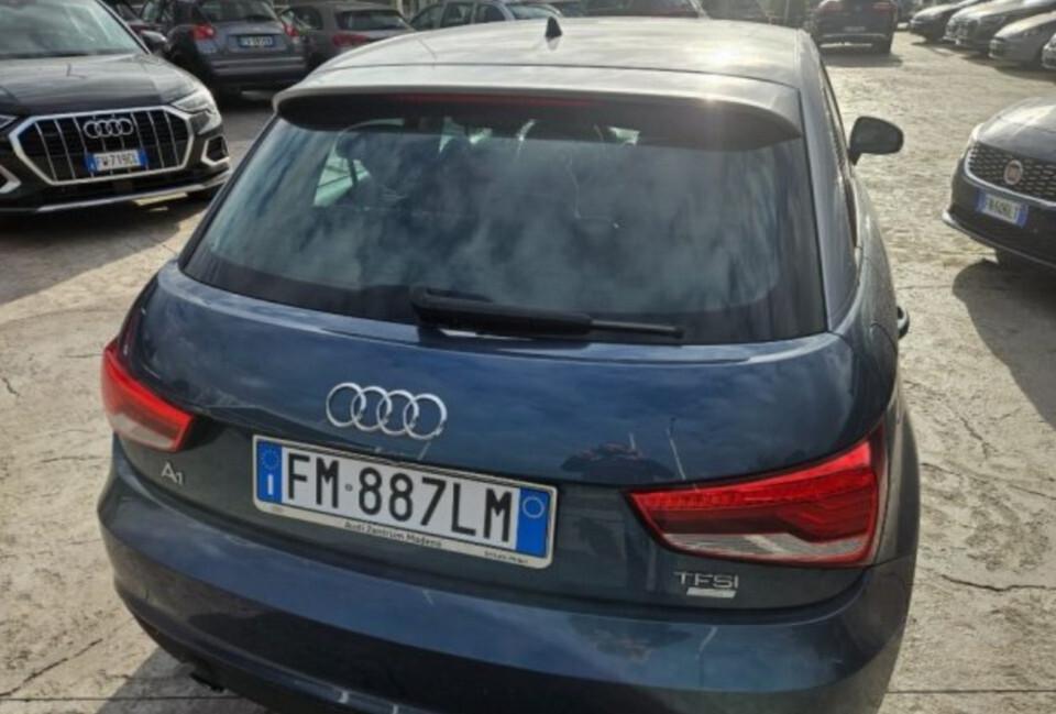 Audi A1 SPB 1.0 82 CV TFSI Admired