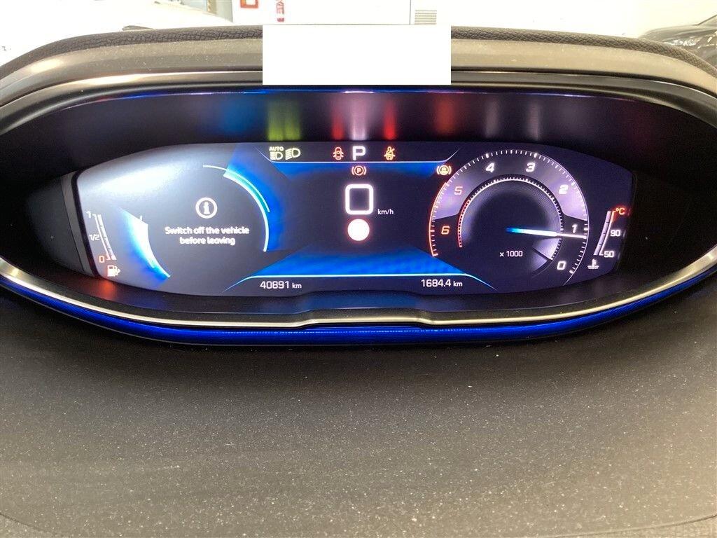 PEUGEOT 3008 1.5 BLUEHDI 130CV EAT8 SeS ALLURE ( FARI LED - I-COCKPIT - CRUISE - NAVI - MIRROR - PDC - TELECAMERA POST. - CERCHI 18 )