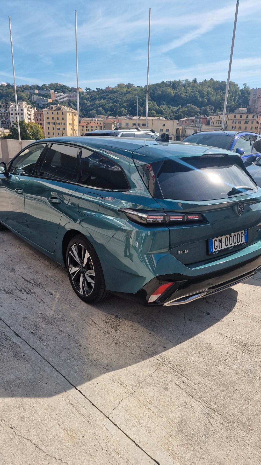 Peugeot 308 Plug-in Hybrid 180 e-EAT8 SW Allure Pack