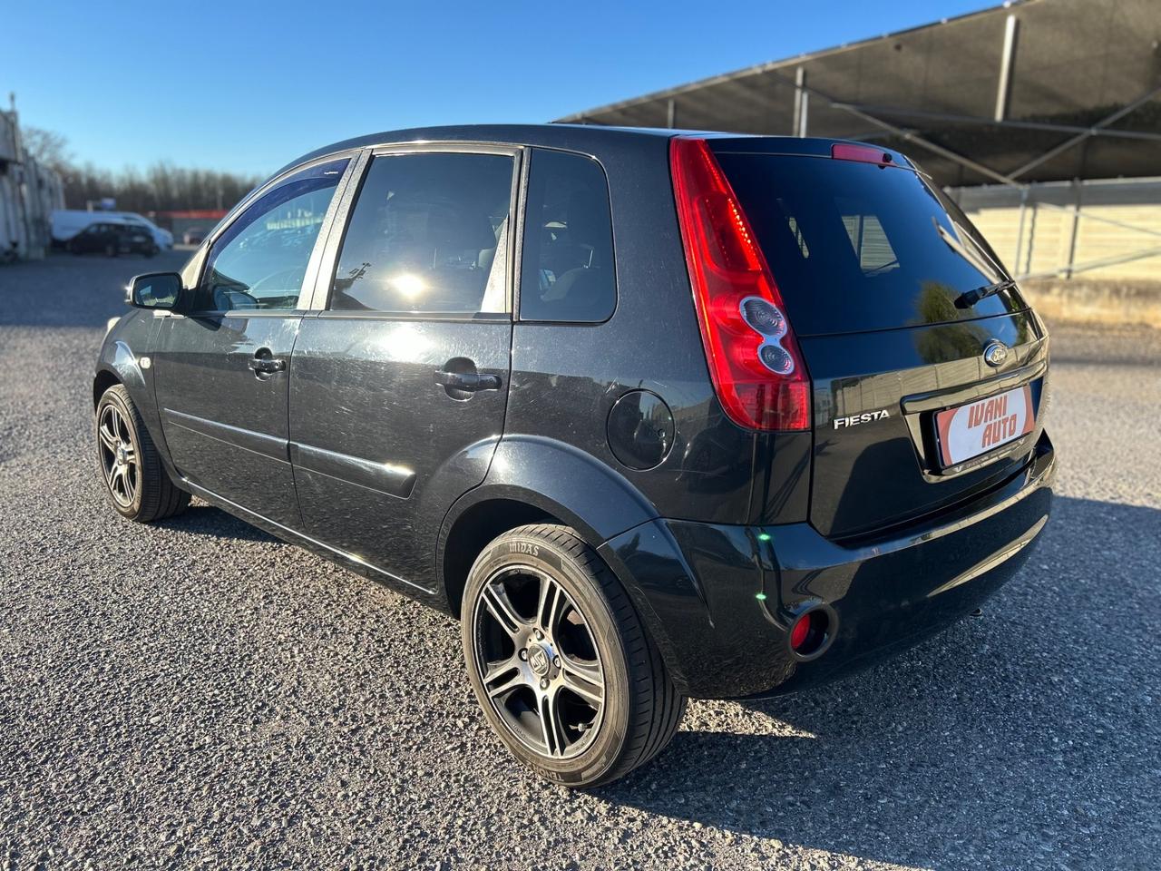 Ford Fiesta 1.2 16V 5p. Ghia