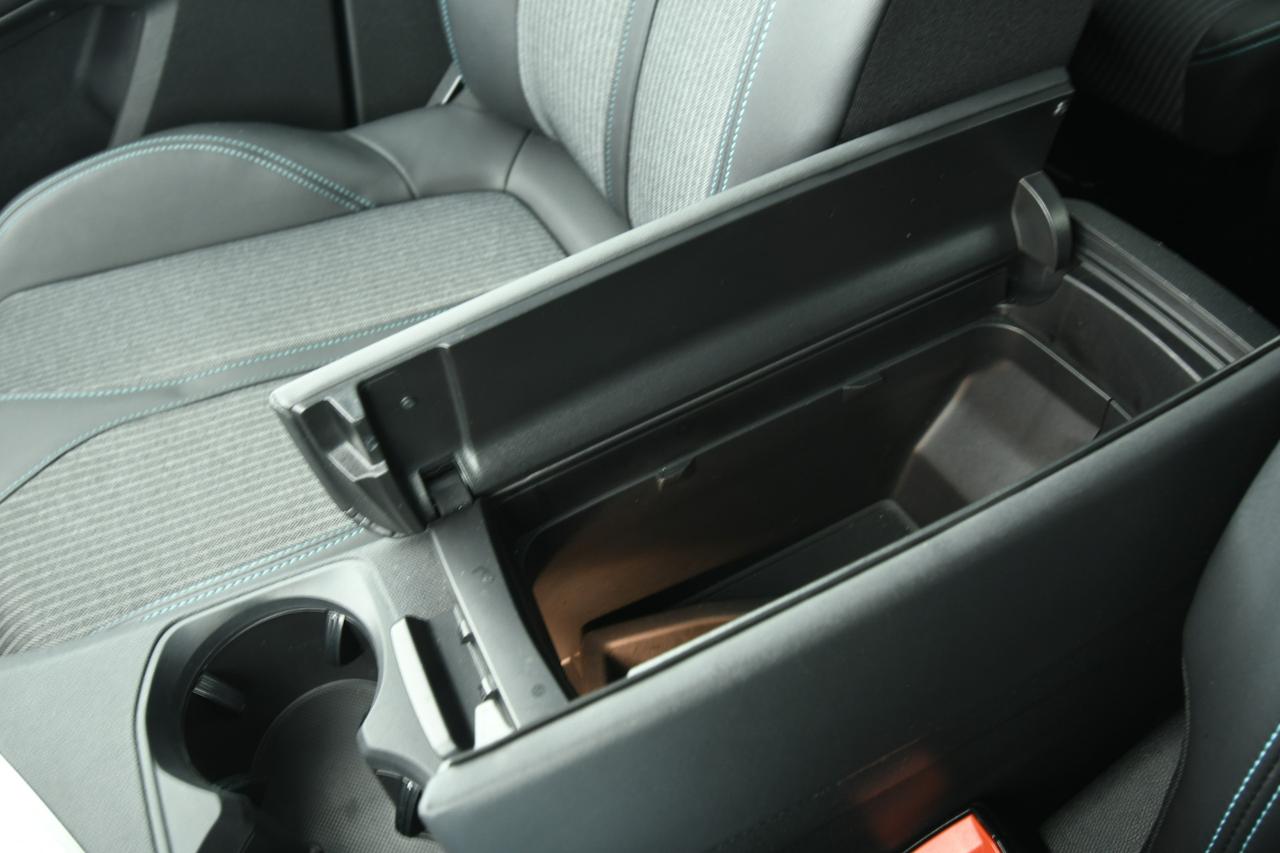 PEUGEOT 5008 1.5 bluehdi Allure Pack s&s 130cv eat8 CAMERA+APP CONNECT