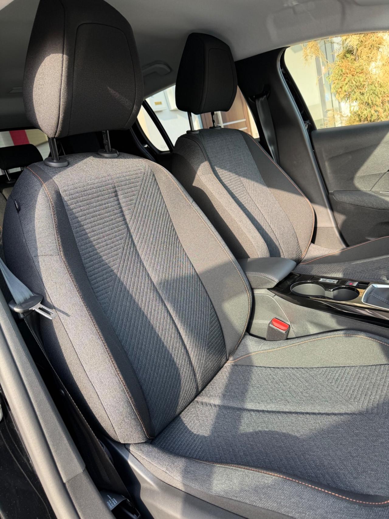 Peugeot 208 Hybrid 110 e-DCS6 Allure