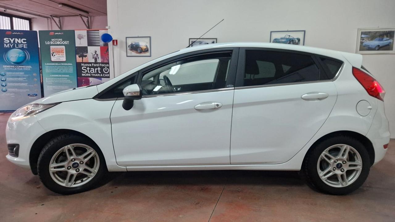 Ford Fiesta 1.6 TDCi 95CV 5 porte Titanium st line vignale active