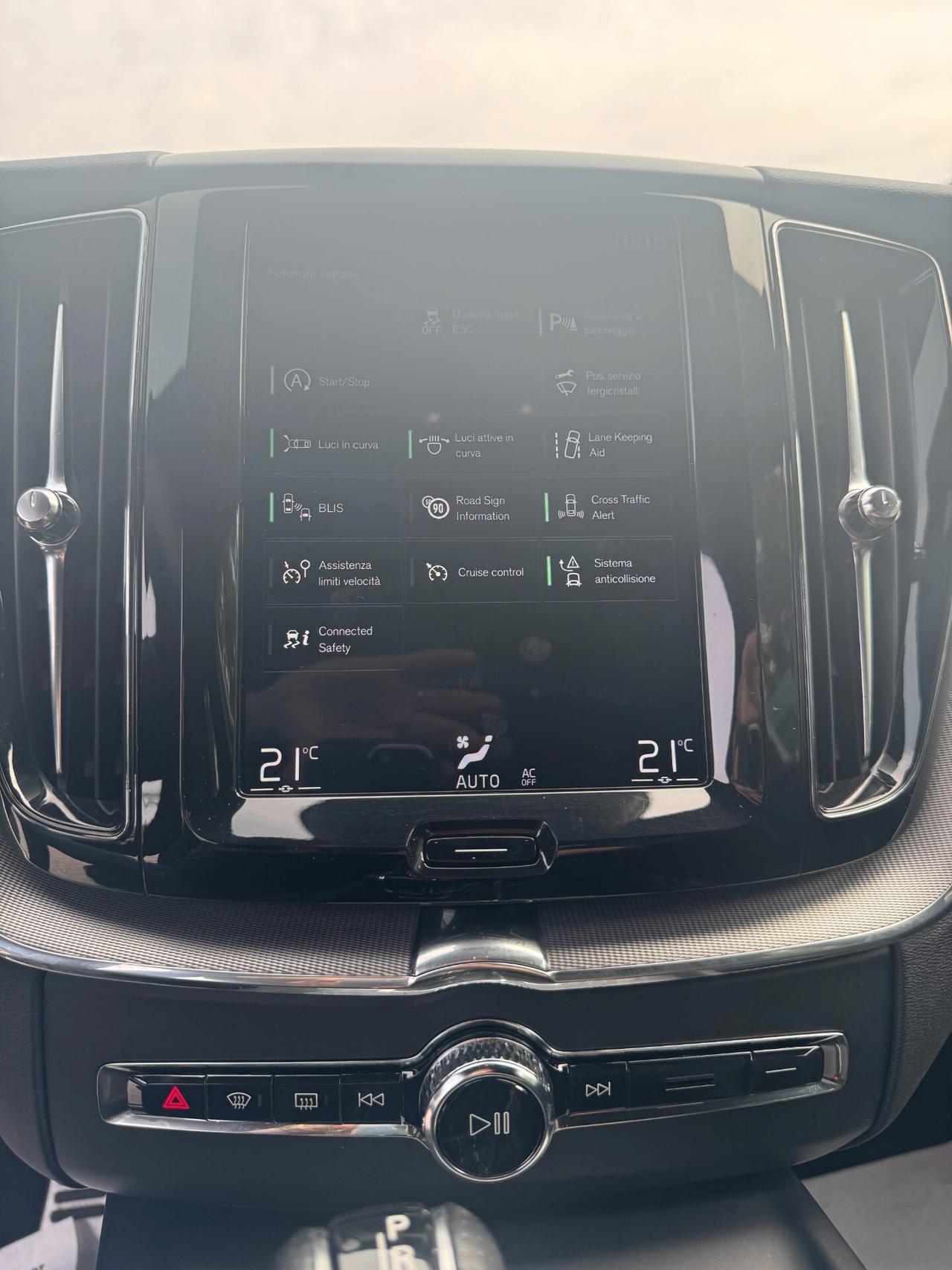 Volvo XC 60 XC60 D4 AWD Geartronic R-design