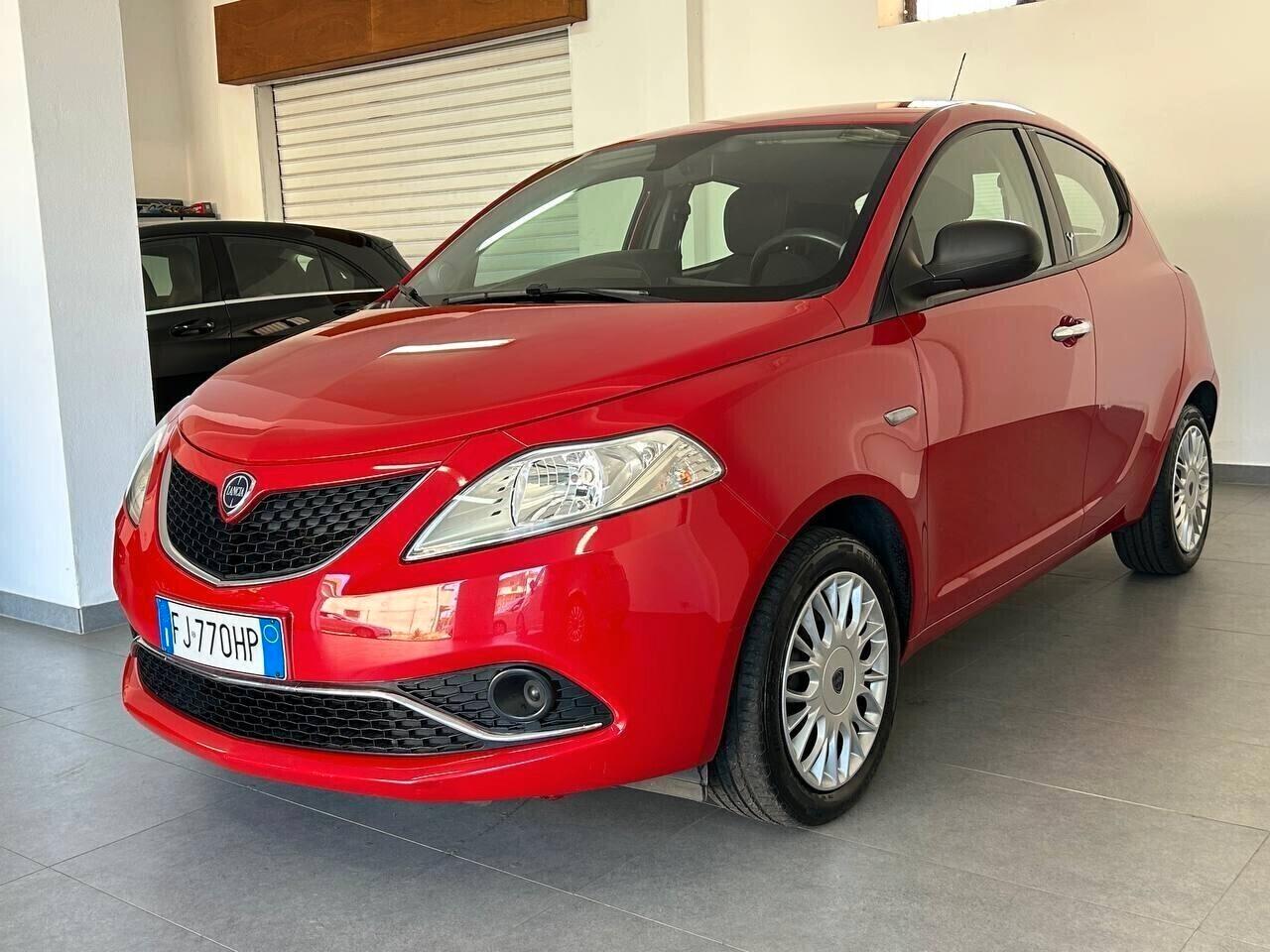 Lancia Ypsilon 1.2 69 CV 5 porte Gold