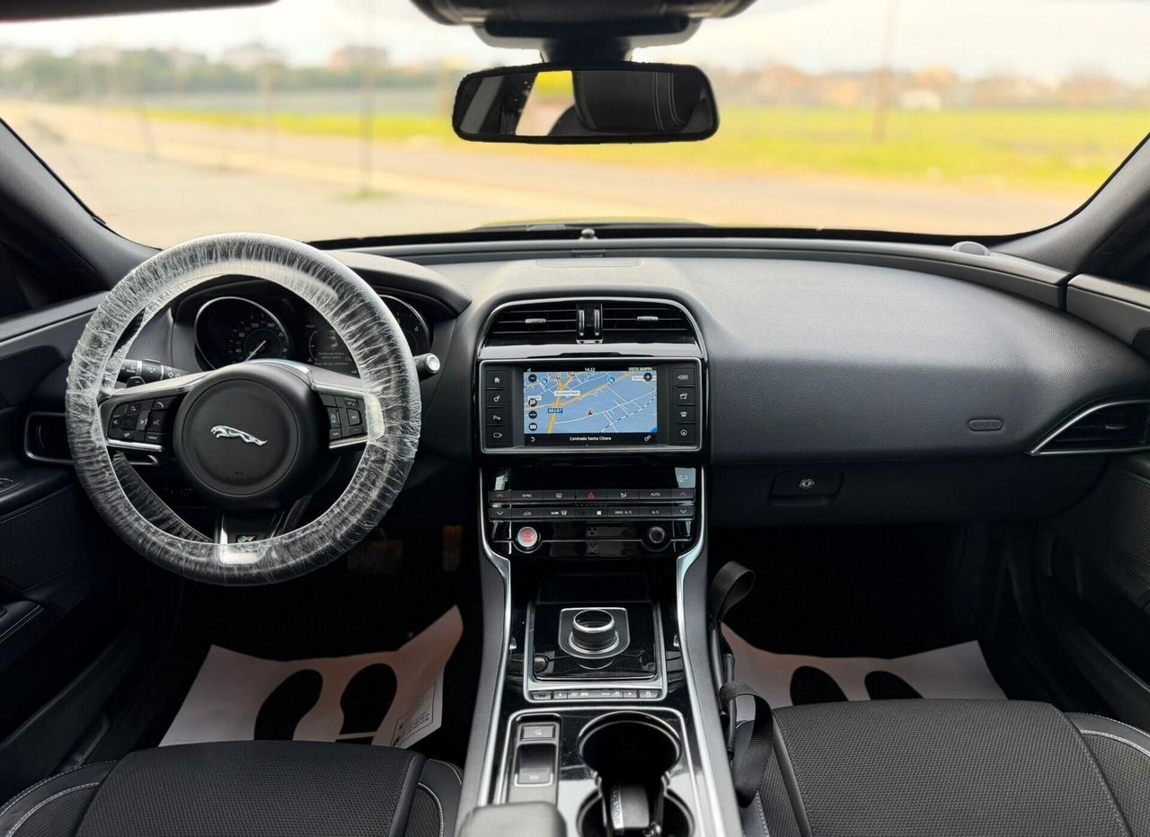 Jaguar XE 2.0 D Turbo R-Sport