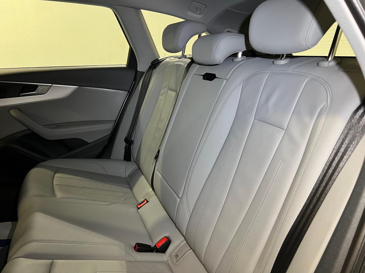 Audi A4 Avant 40 TDI quattro S tronic Business Advanced