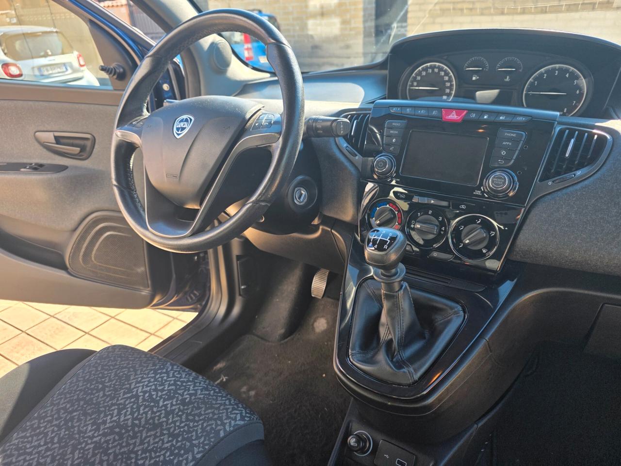 Lancia Ypsilon 1.2 69 CV 5 porte GPL Ecochic Elefantino Blu