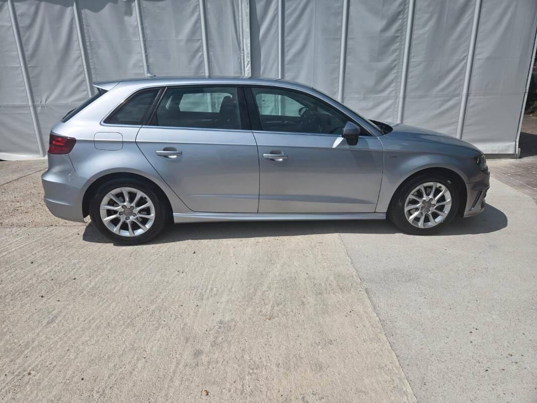 Audi A3 1.6 tdi Business 110cv s-tronic E6