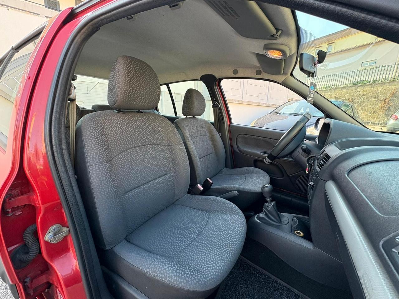 Renault Clio Storia 1.2 16V 5 porte Dynamique