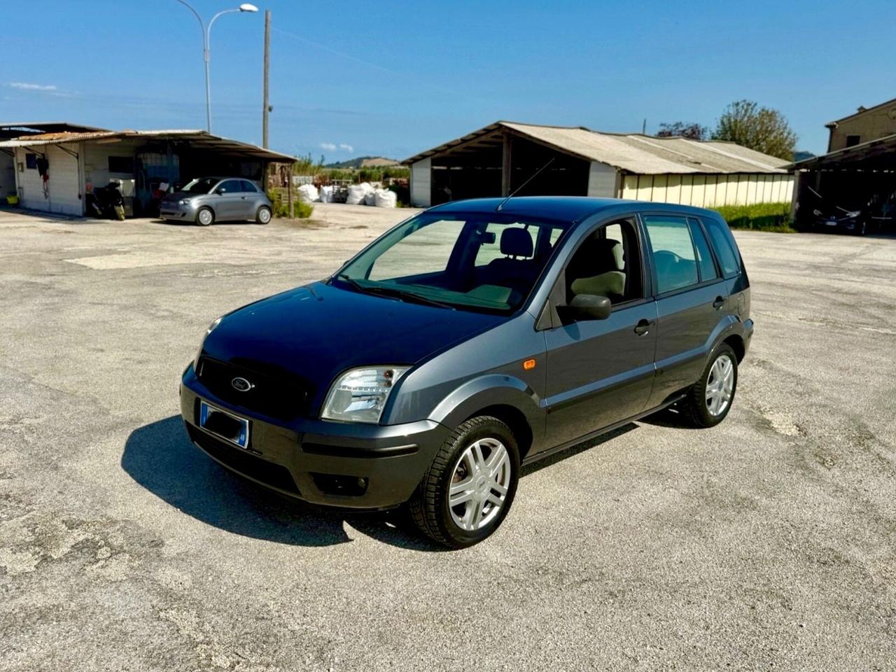 Ford fusion 1.4 benzina 80cv neopatentati 5porte