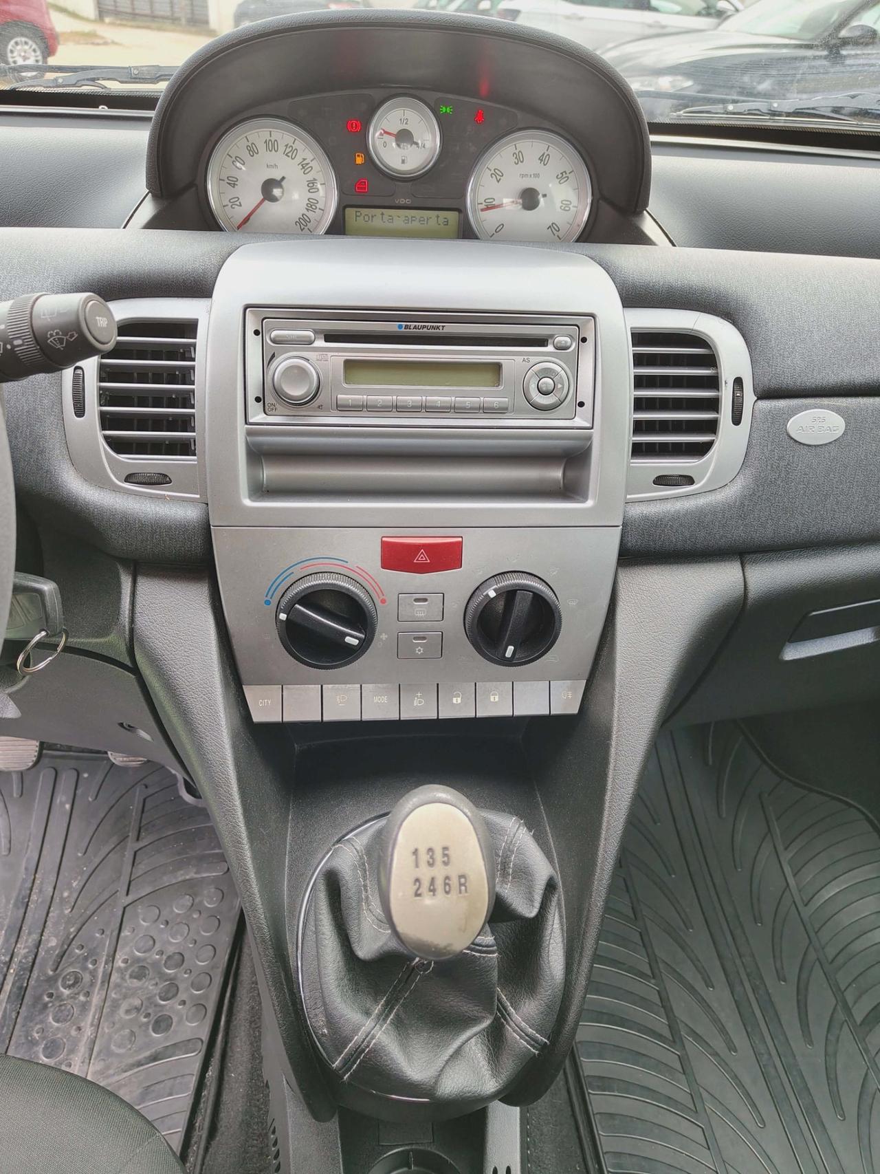 Lancia Ypsilon 1.4 16V Platino - 2010