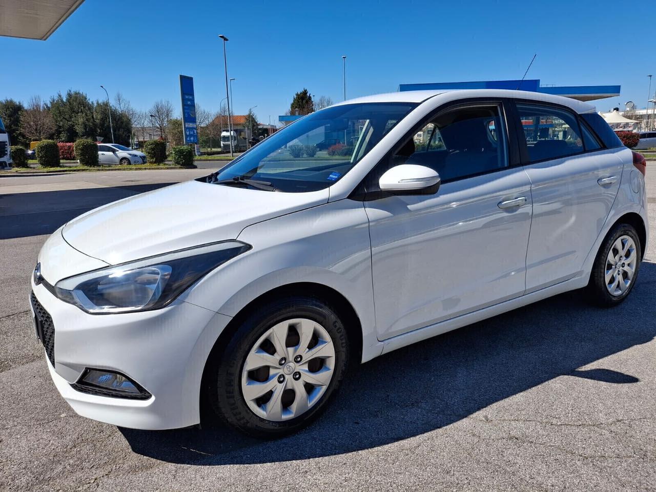 Hyundai i20 1.1 CRDi-*DIESEL EURO 6*NEOPATENTATI*