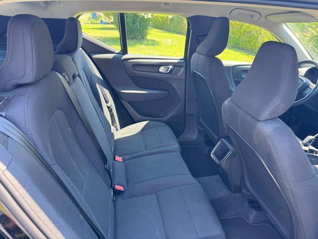 VOLVO XC40 T2 Geartronic Momentum