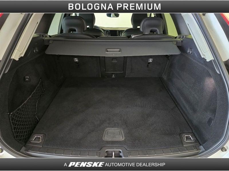 Volvo XC60 B4 (d) AWD automatico Core