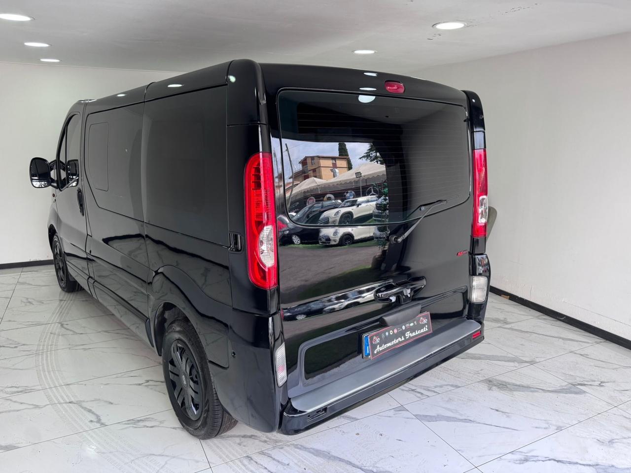 Renault Trafic 2.5 dCi -VETRATO-OMOLOGATO 8 POSTI -2005