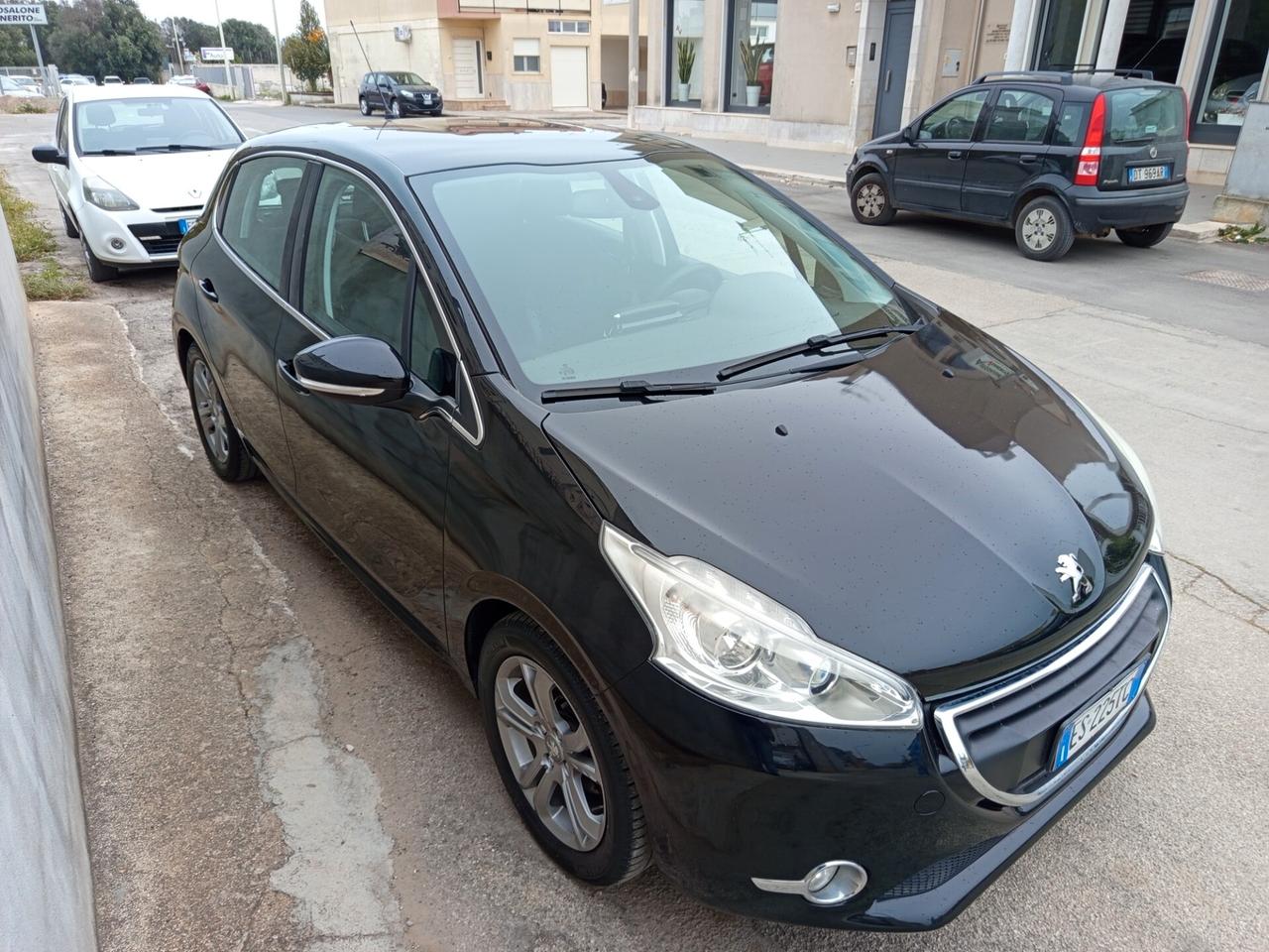 Peugeot 208 1.4 HDi 68 CV 5 porte Allure
