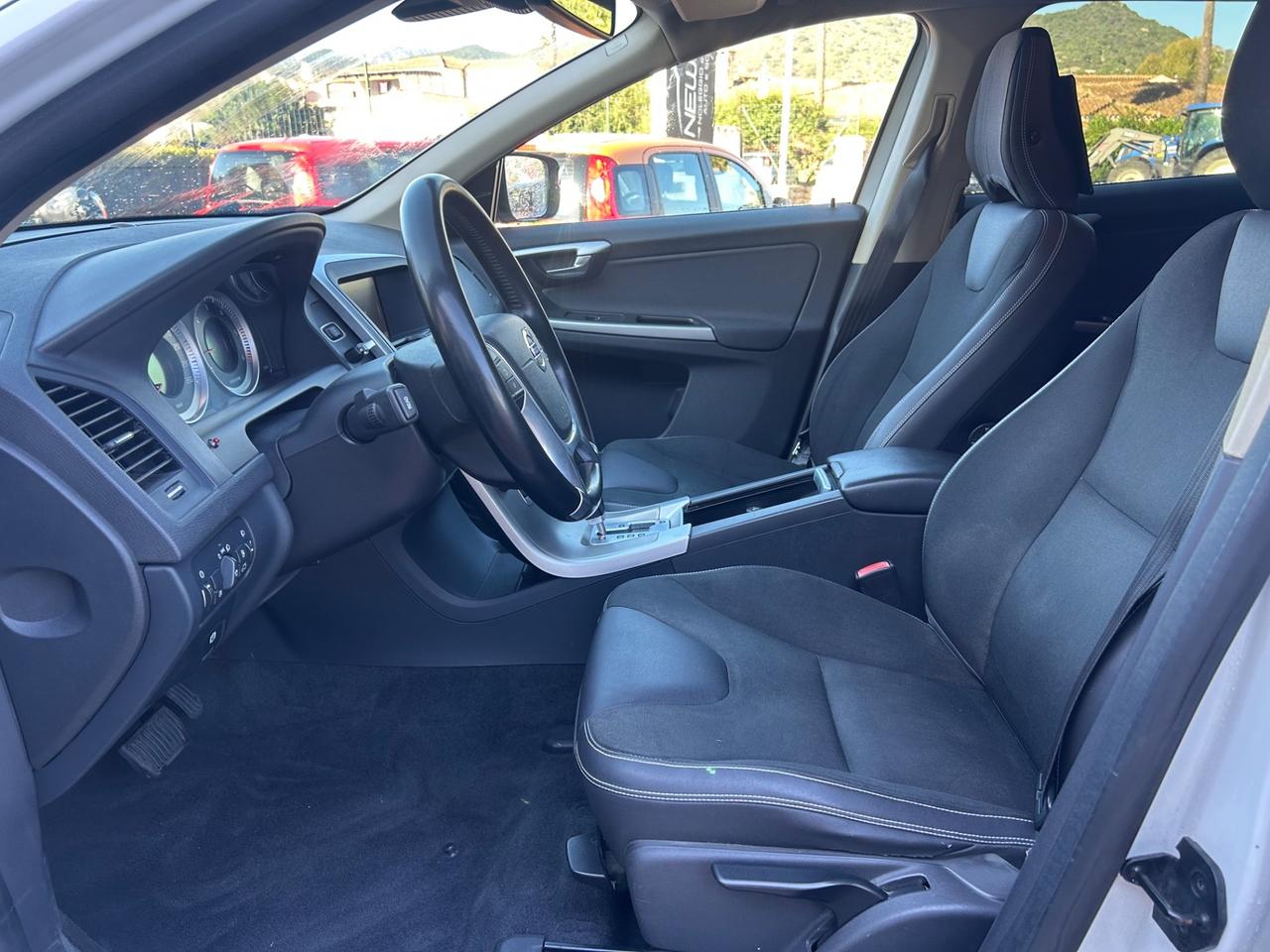 Volvo XC 60 XC60 D5 AWD Geartronic Momentum