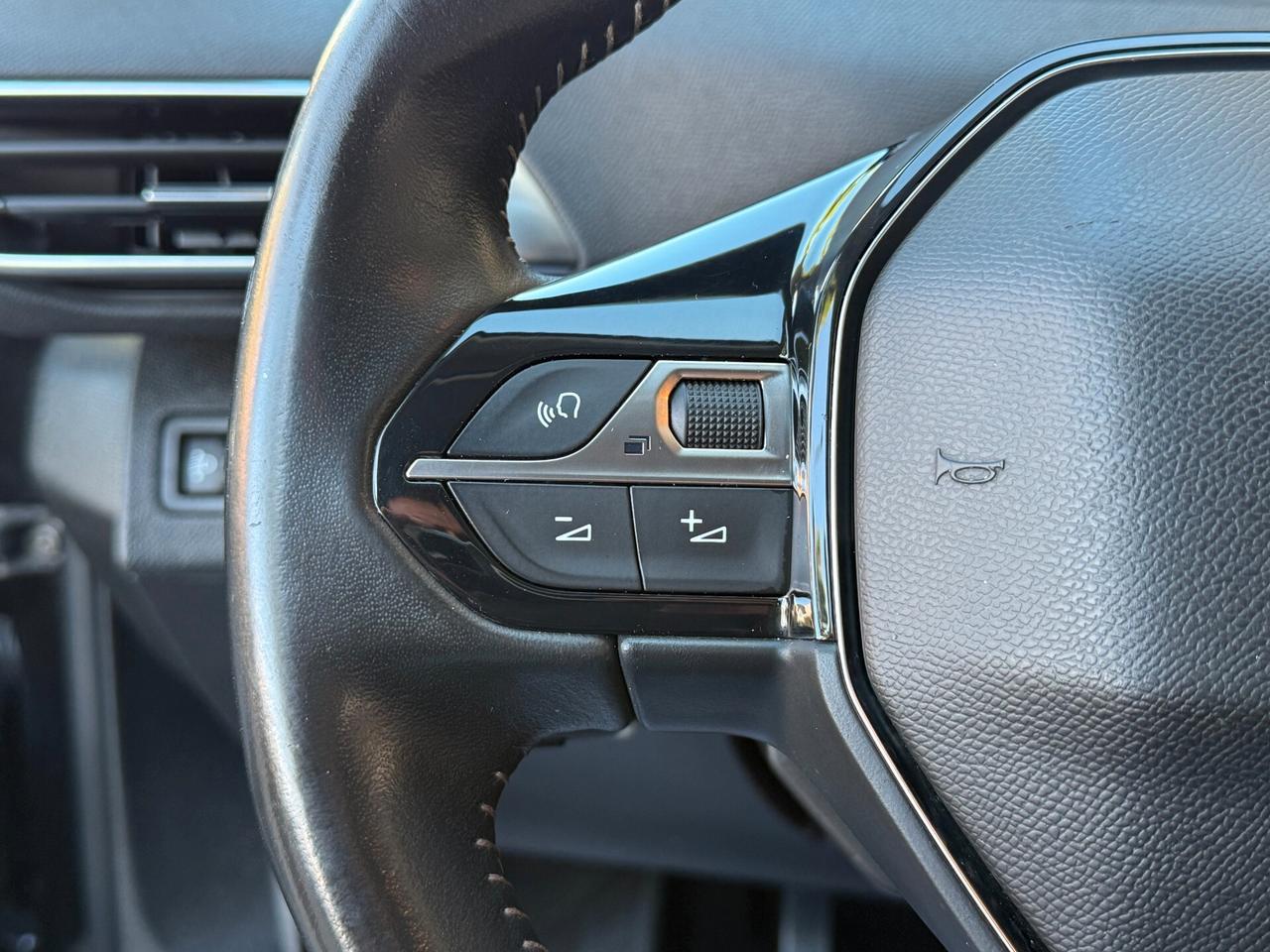 Peugeot 3008 BlueHDi 130 LED NAVI CAMERA - 2021