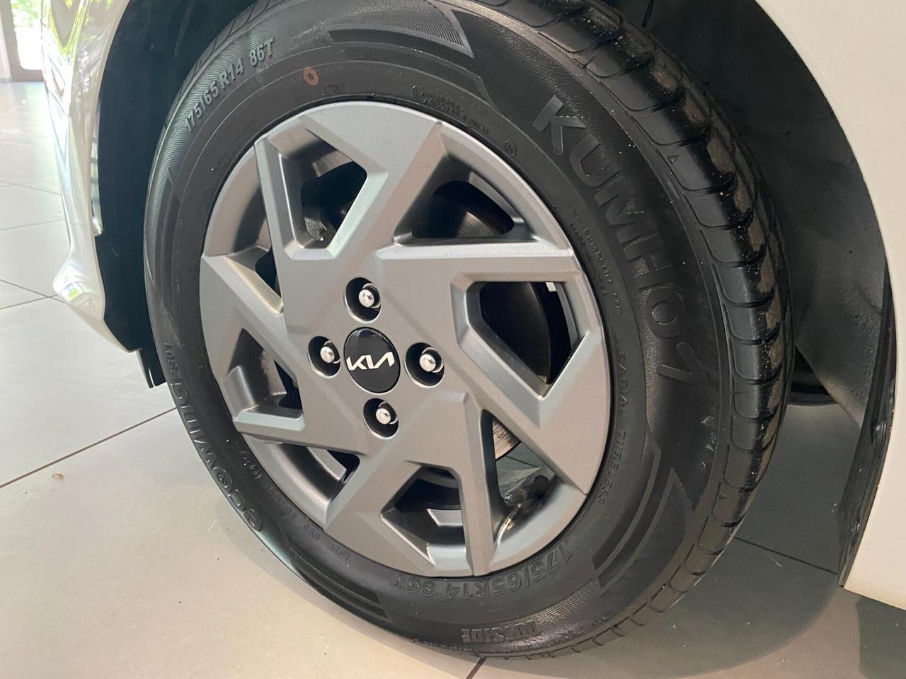 Kia Picanto 1.0 12V 5 porte Urban NEOPATENTATI