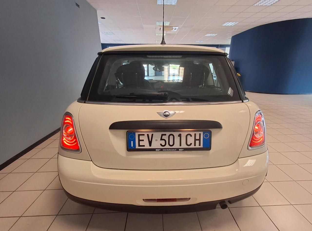 Mini 1.6 16V One (55kW)