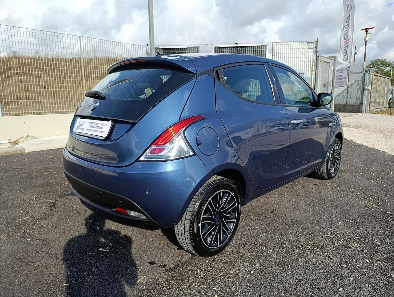 Lancia Ypsilon III 1.0 firefly hybrid Gold s&s 70cv 5p.ti