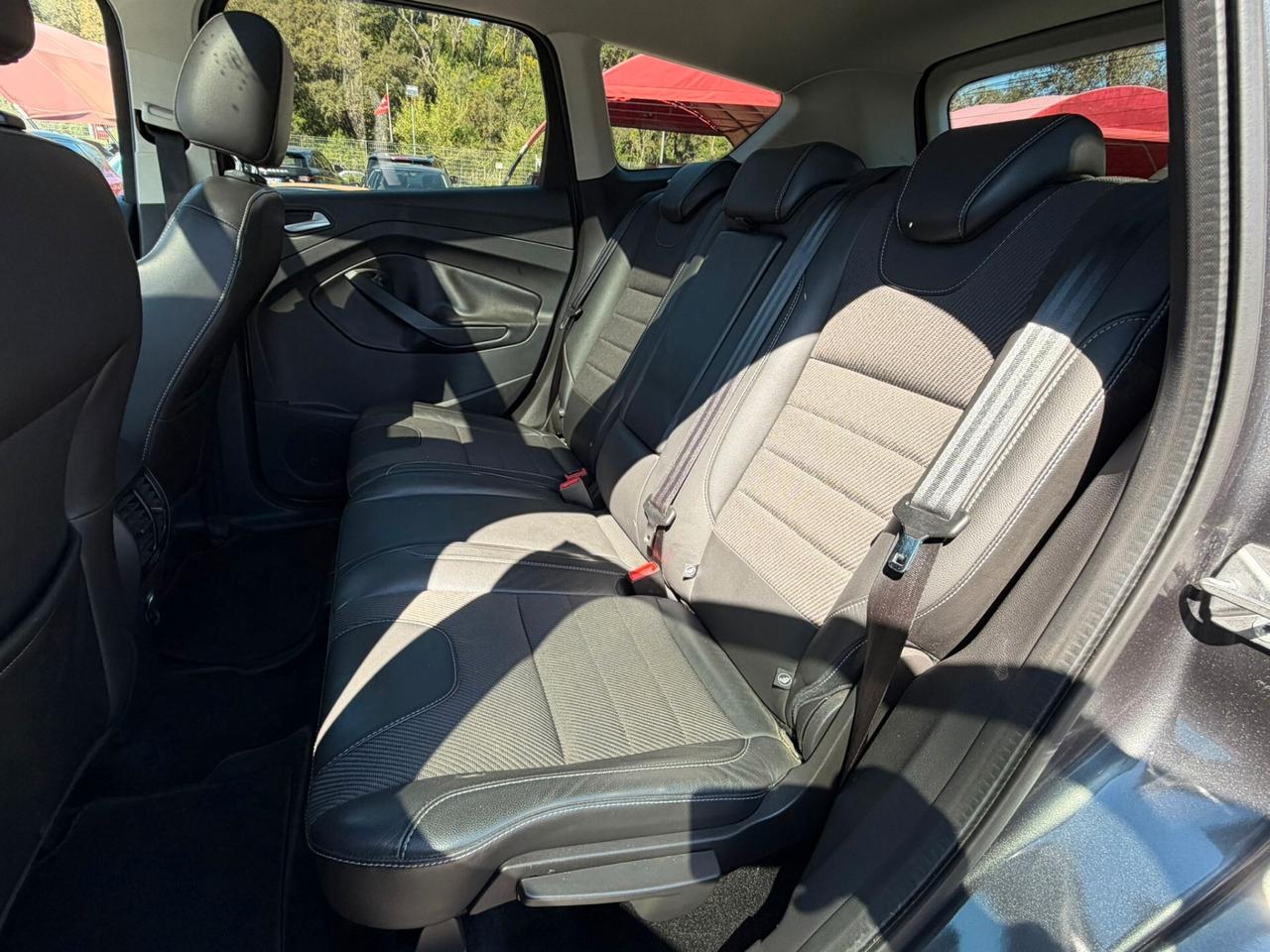 Ford Kuga 2.0 TDCI 150 CV S&S 4WD Powershift Titanium