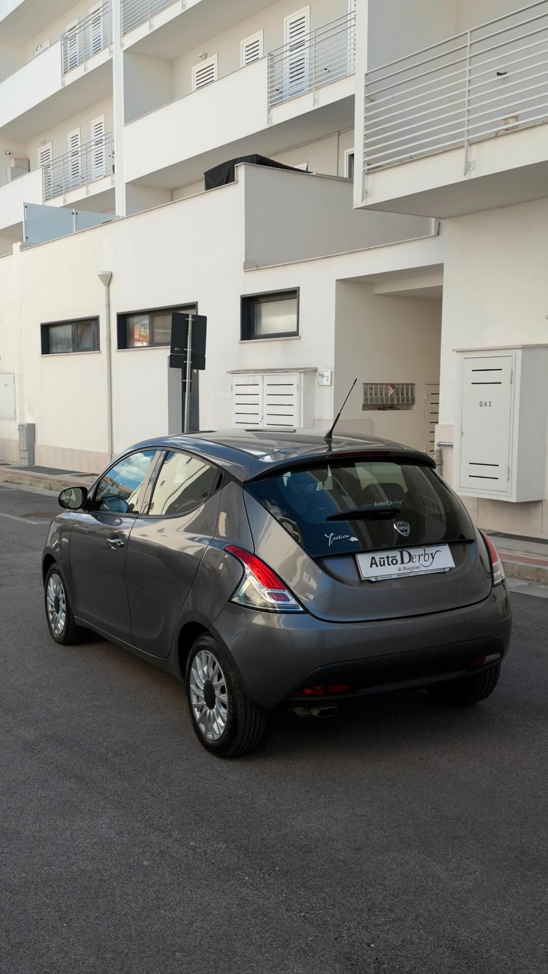 Lancia Ypsilon 1.2 69 CV 5 porte GPL Ecochic Platinum