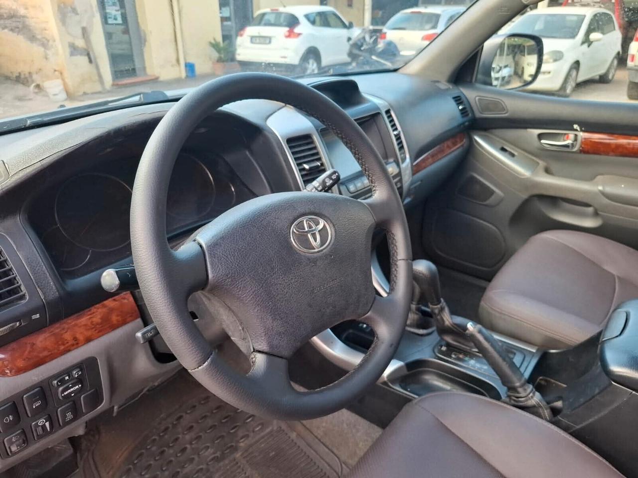 Toyota Land Cruiser 3.0 D-4D 16V cat 3 porte aut. Executive AUTOCARRO 5 POSTI
