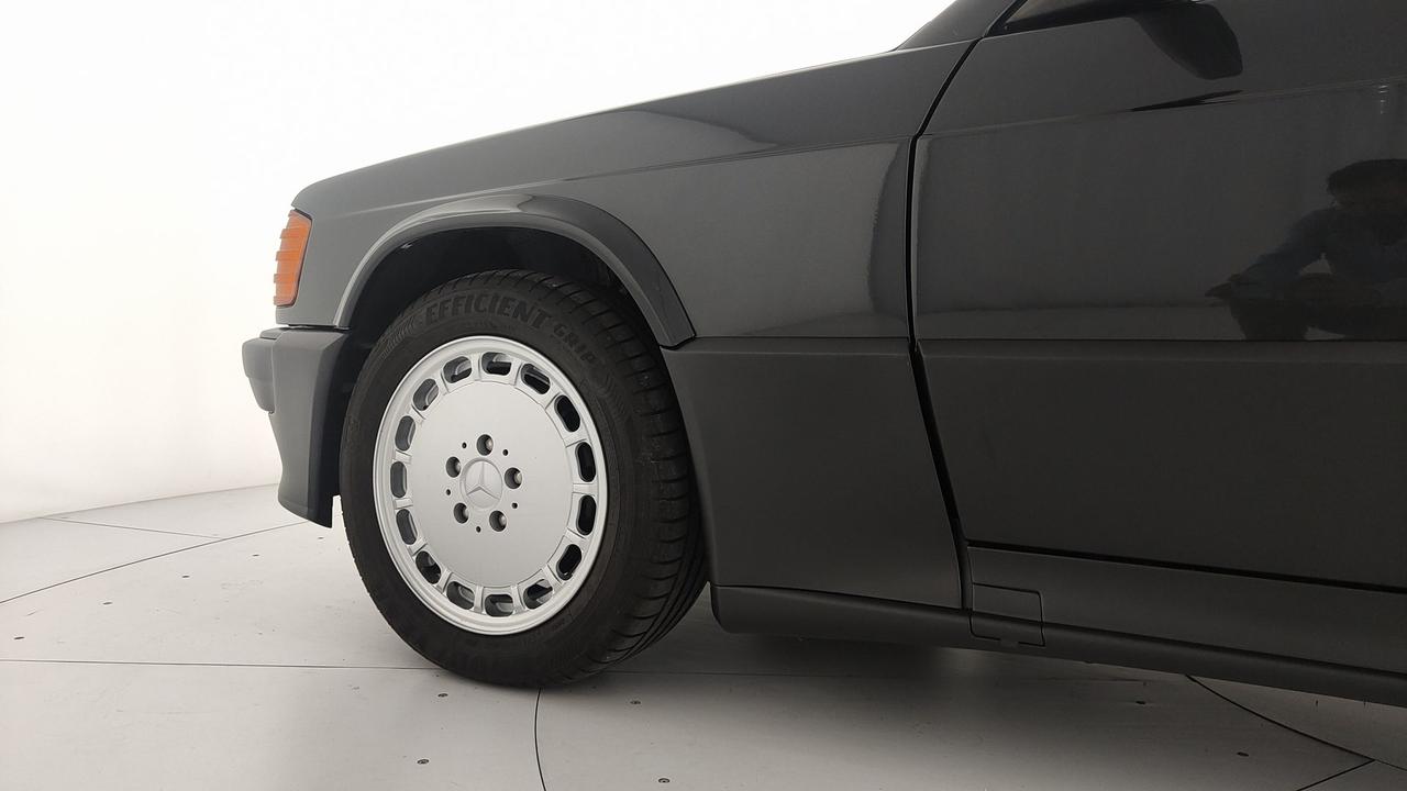 Mercedes-Benz E190 2.3 16V