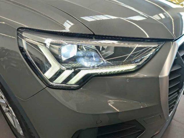 AUDI Q3 35 TDI quattro S tronic Business
