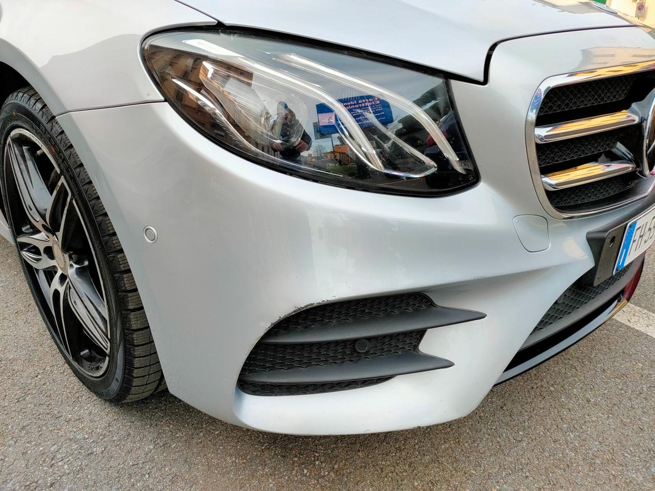 Mercedes-Benz E 220d Auto Premium Plus + Pack AMG