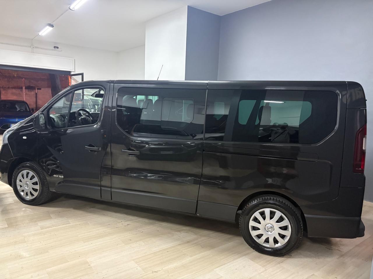 Nissan NV300 29 1.6 dCi 120CV PL-TN Bus M1