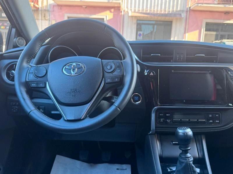 Toyota Auris 1.6 D-4D Lounge