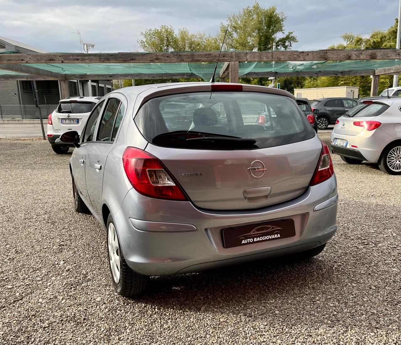 Opel Corsa 1.2 5 porte benzina