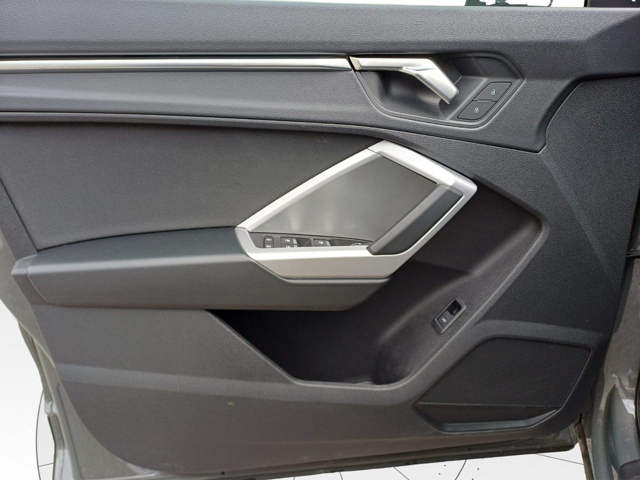 Audi Q3 35 1.5 tfsi s-tronic