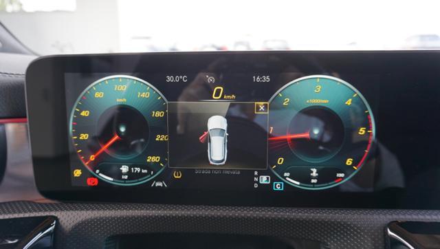 MERCEDES-BENZ CLA 200 d Automatic Shooting Brake Premium AMG Line