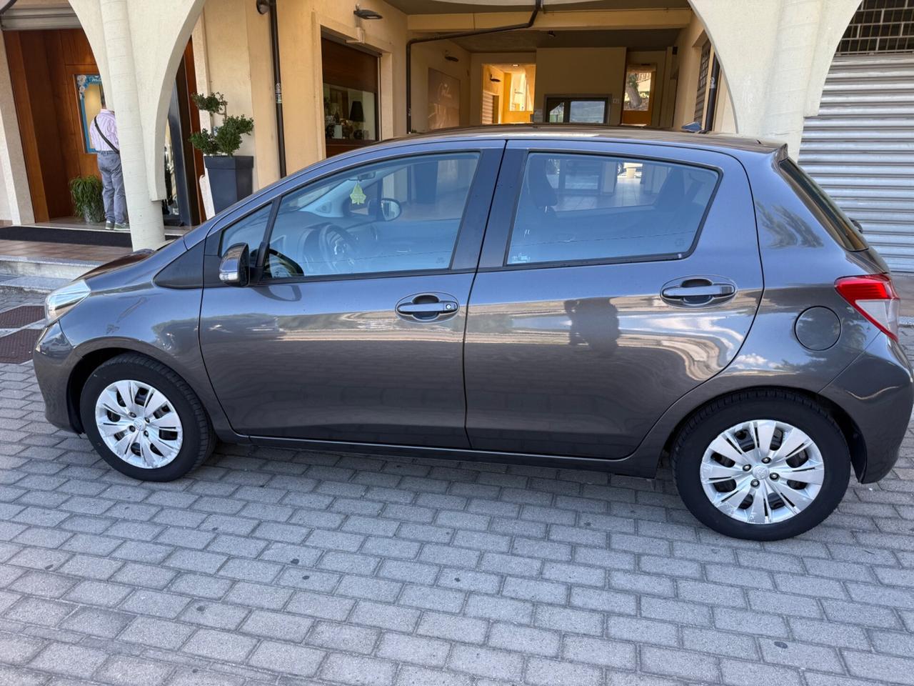 Toyota Yaris 1.0 5 porte neopatentati