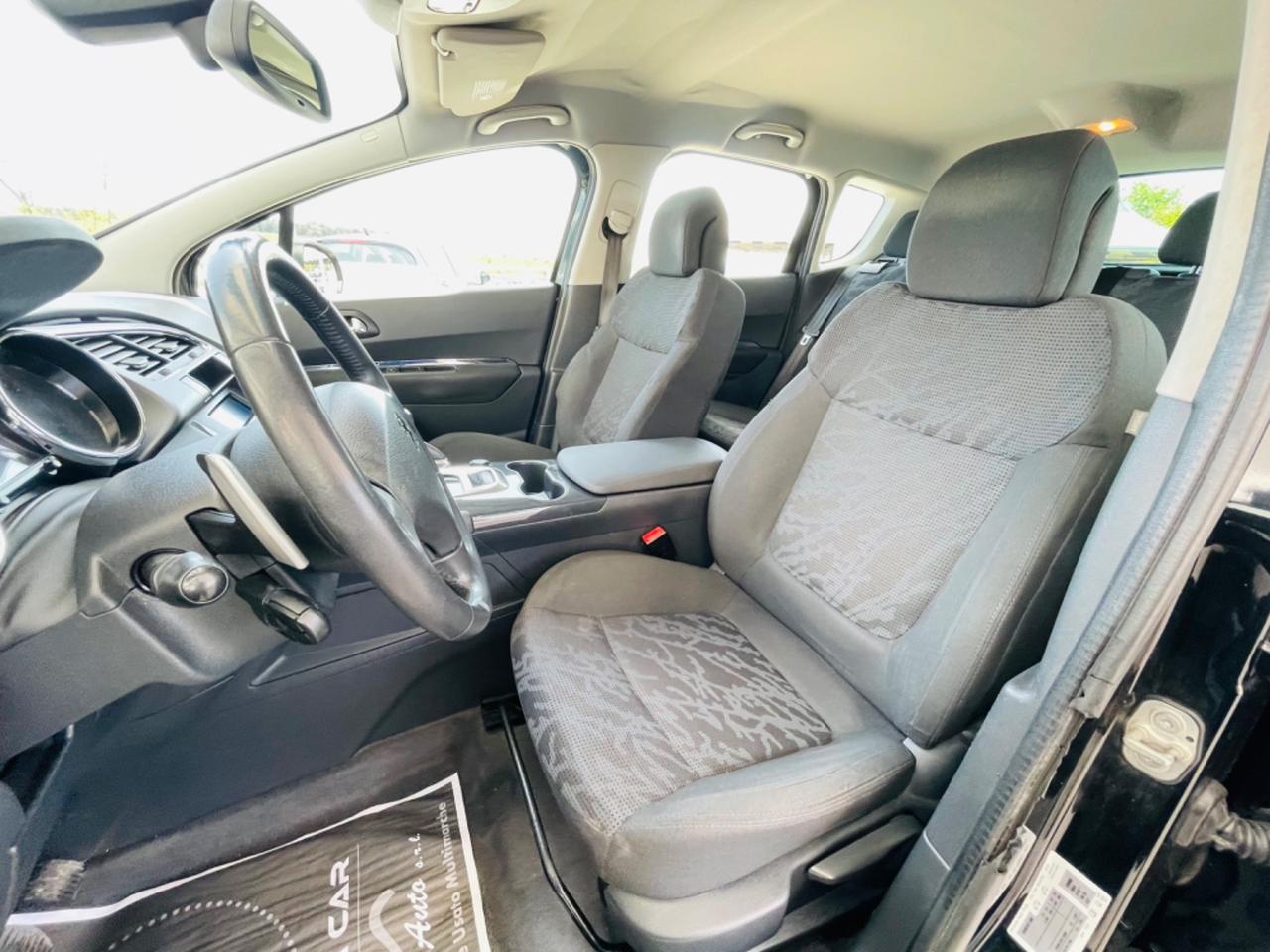 Peugeot 3008 1.6 e-HDi 112CV cambio robotizzato Stop&Start Allure