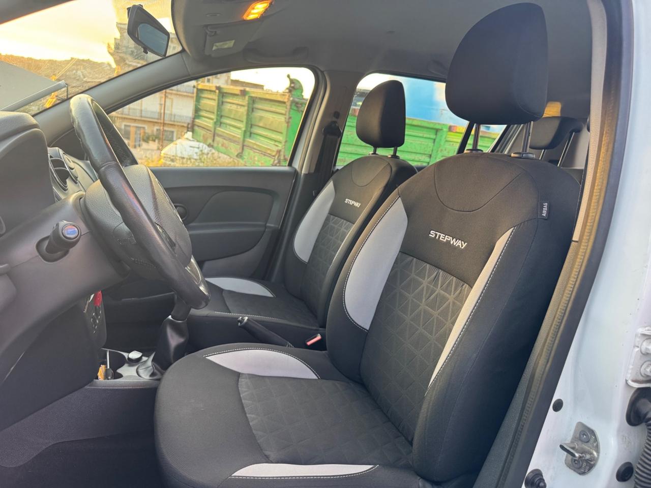 DACIA SANDERO STEPWAY 1.5 DCI PRESTIGE NAVI FULL
