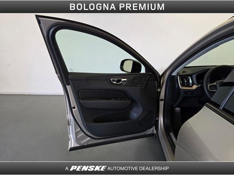 Volvo XC60 XC60 B5 AWD automatico Ultra Dark